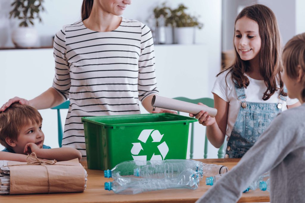 beneficios del reciclaje de plastico en la educacion ambiental