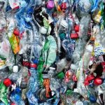 Comparando el impacto ambiental del plástico reciclado vs. no reciclado