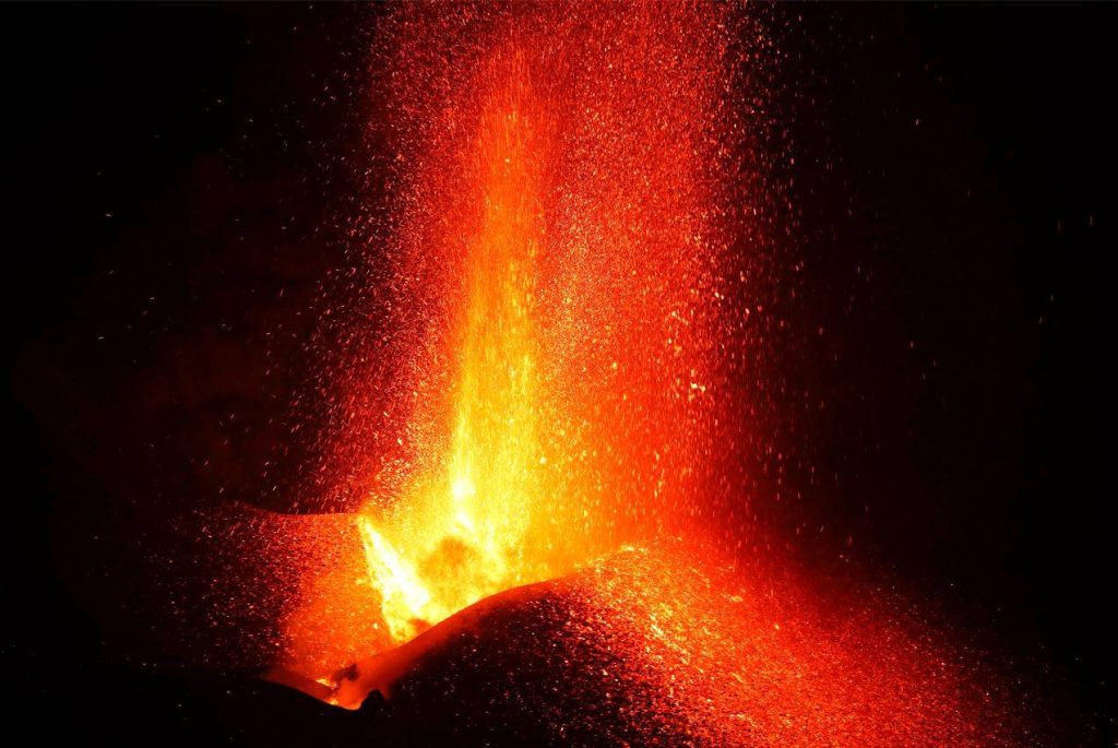 volcan en erupcion 1