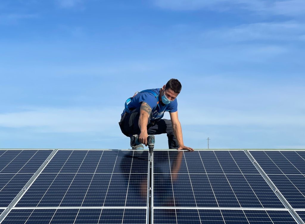 la eficacia de las baterias solares en zonas de baja radiacion solar